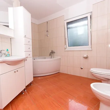 Apartment Apartments Lero Okrug Gornji
