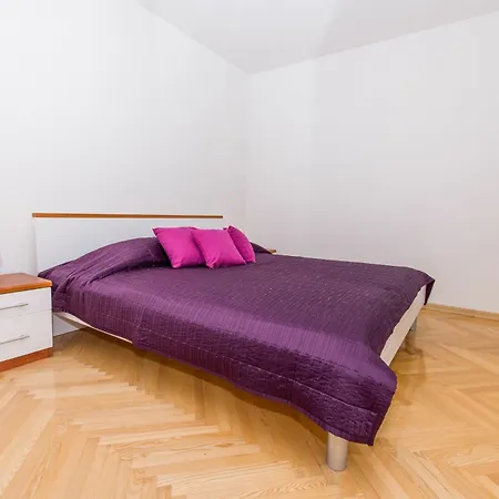 Apartments Lero * Okrug Gornji