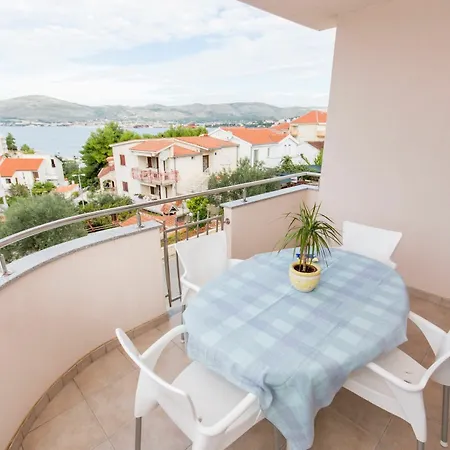 Apartments Lero Apartment Okrug Gornji