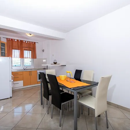 Apartment Apartments Lero Okrug Gornji