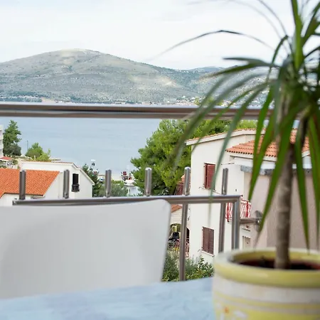 Apartments Lero Okrug Gornji