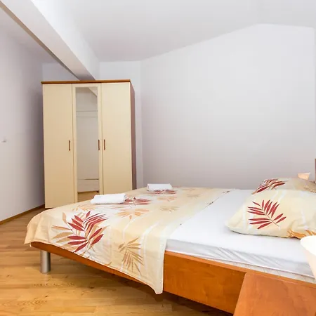Apartment Apartments Lero Okrug Gornji